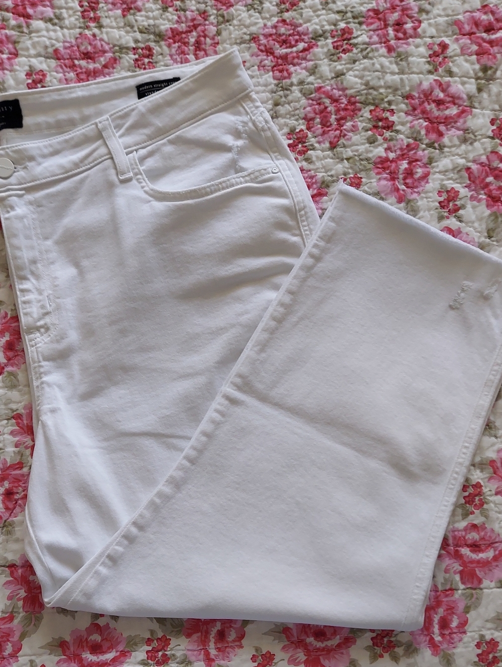 SANCTUARY Lightly Distressed, Frayed Hem White Crop Jeans